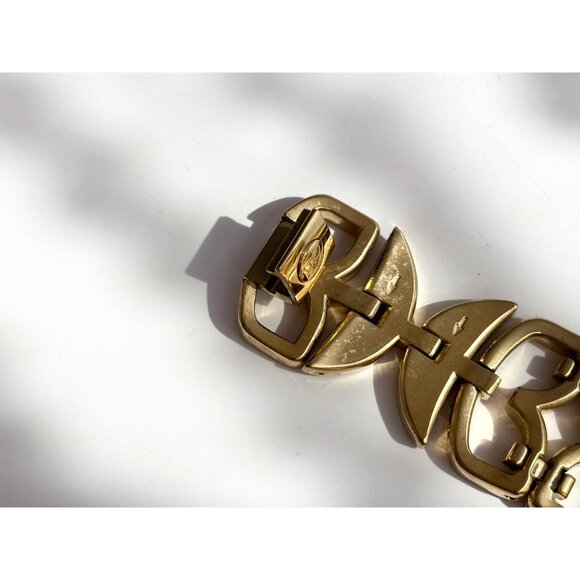 BCBG Maxzaria BG8217-R351-09 Gold T Ladies Vintage Wristwatch - 19mm - WORKS! - Picture 10 of 15